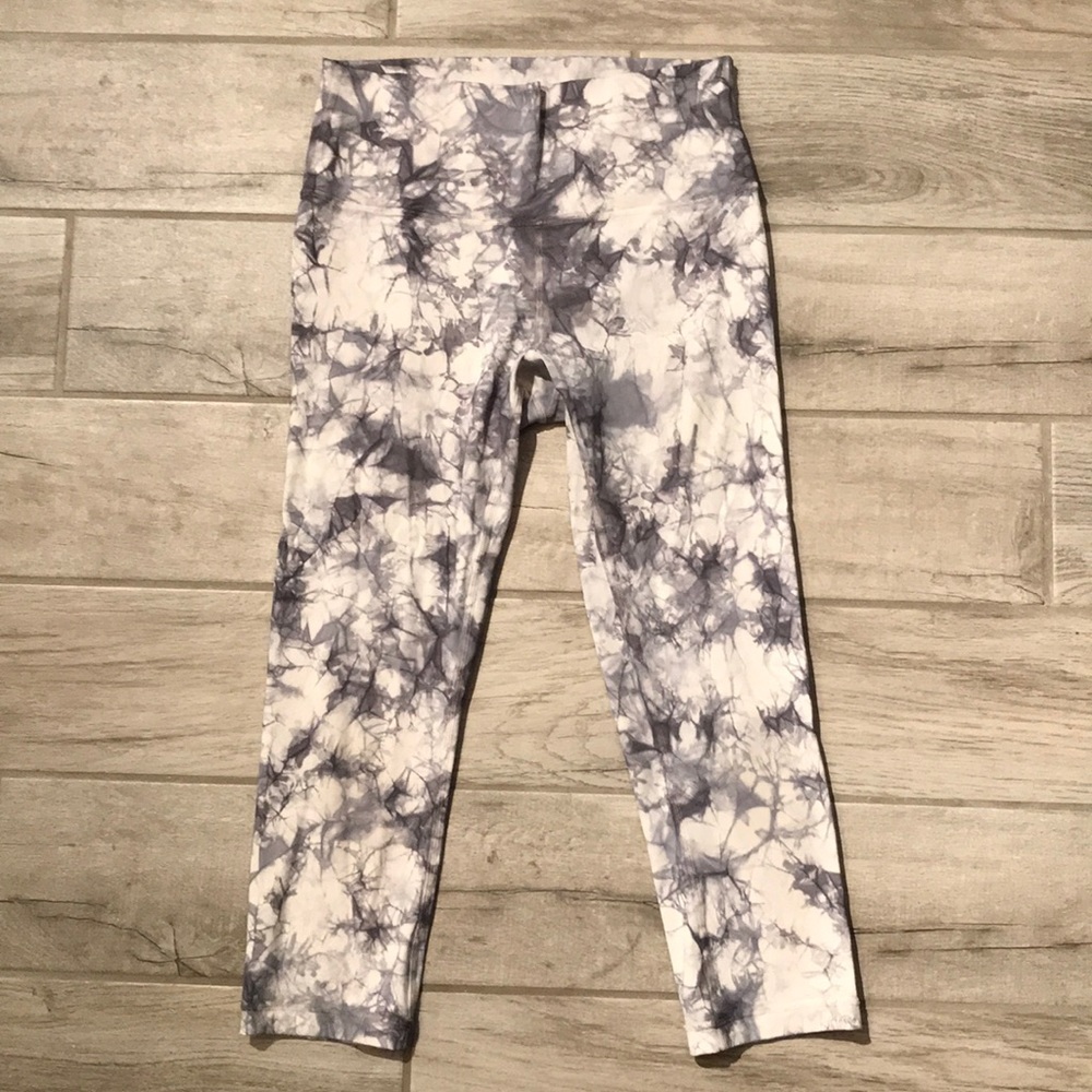 Lululemon Marble High Waisted Wunder Under Crops